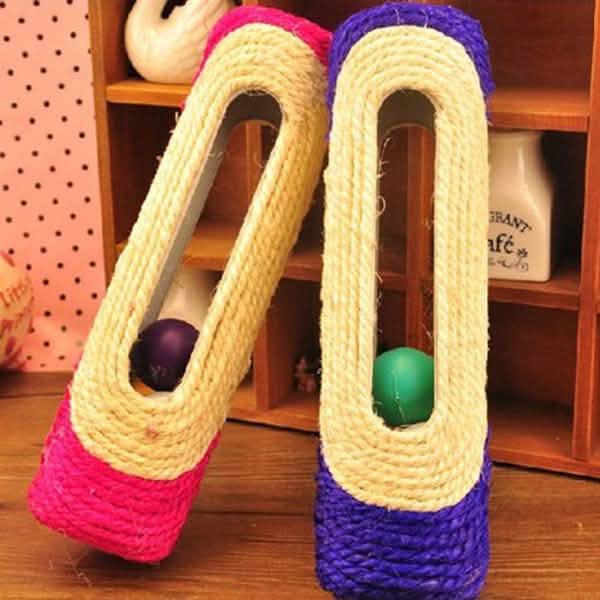 Rolling Sisal Cat Scratching Post with 3 Interactive Balls