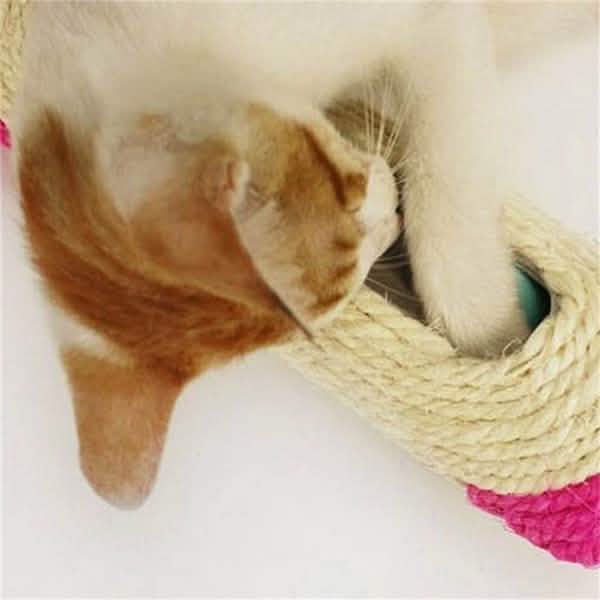 Rolling Sisal Cat Scratching Post with 3 Interactive Balls